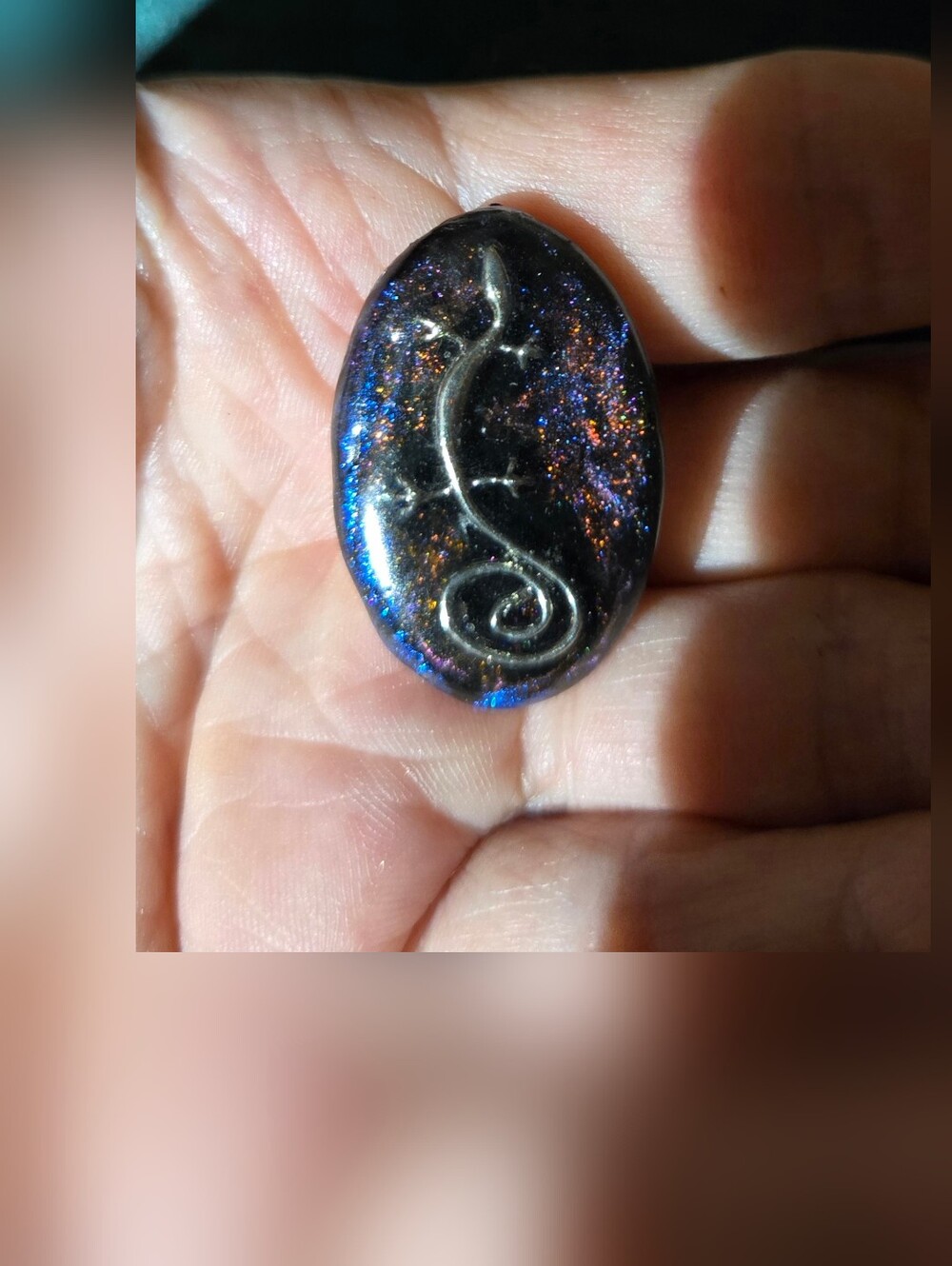 Handmade Iridescent Gecko  Cabochon Oval Pendand